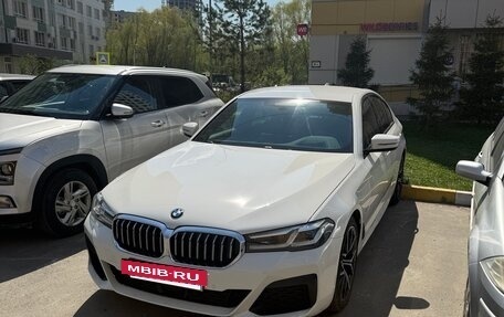 BMW 5 серия, 2020 год, 5 100 000 рублей, 2 фотография