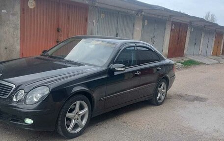 Mercedes-Benz E-Класс, 2005 год, 870 000 рублей, 3 фотография