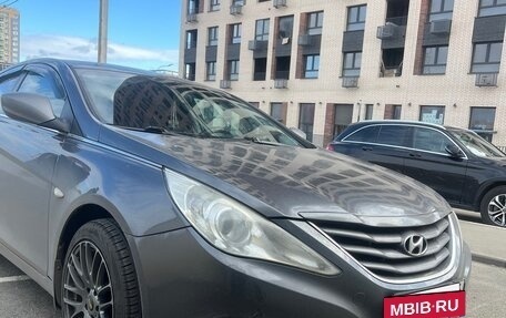Hyundai Sonata VI, 2010 год, 800 000 рублей, 6 фотография