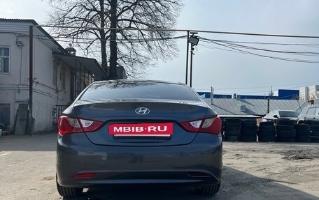 Hyundai Sonata VI, 2010 год, 800 000 рублей, 4 фотография