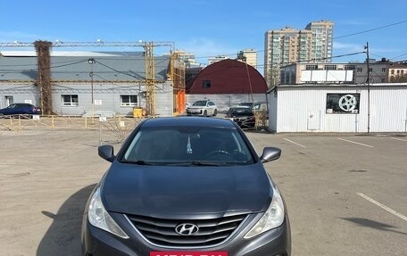 Hyundai Sonata VI, 2010 год, 800 000 рублей, 3 фотография