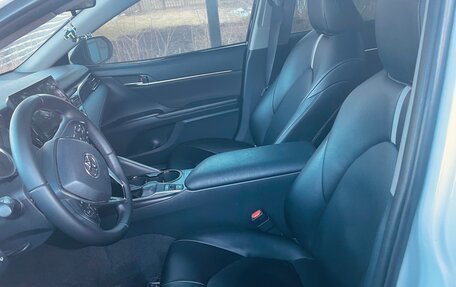 Toyota Camry, 2021 год, 2 850 000 рублей, 4 фотография