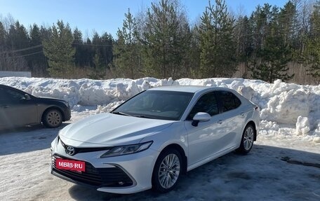 Toyota Camry, 2021 год, 2 850 000 рублей, 5 фотография