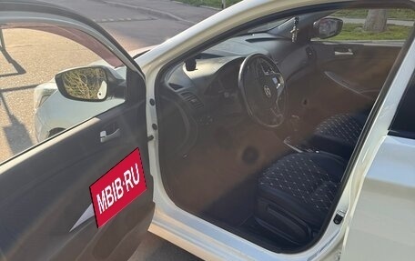 Hyundai Solaris II рестайлинг, 2014 год, 1 300 000 рублей, 11 фотография