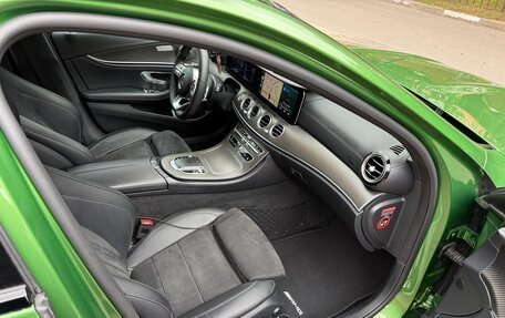 Mercedes-Benz E-Класс, 2019 год, 3 650 000 рублей, 8 фотография