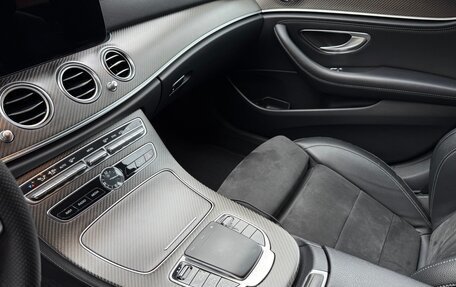 Mercedes-Benz E-Класс, 2019 год, 3 650 000 рублей, 12 фотография
