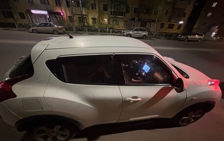 Nissan Juke II, 2011 год, 800 000 рублей, 10 фотография