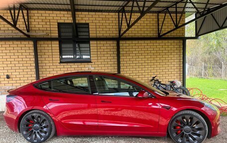Tesla Model 3 I, 2021 год, 1 990 000 рублей, 3 фотография