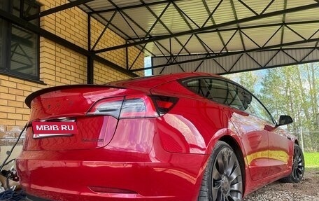 Tesla Model 3 I, 2021 год, 1 990 000 рублей, 4 фотография