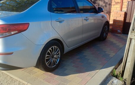 KIA Rio III рестайлинг, 2015 год, 825 000 рублей, 3 фотография