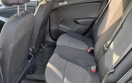 Hyundai Solaris II рестайлинг, 2013 год, 700 000 рублей, 6 фотография