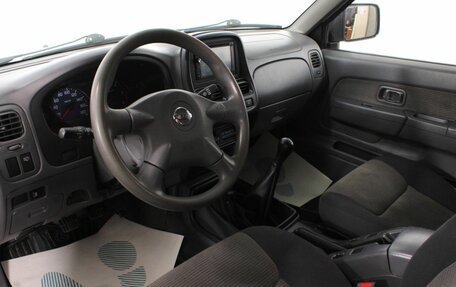 Nissan NP300, 2008 год, 1 000 000 рублей, 10 фотография