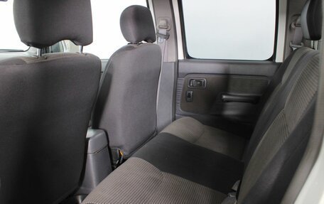 Nissan NP300, 2008 год, 1 000 000 рублей, 11 фотография