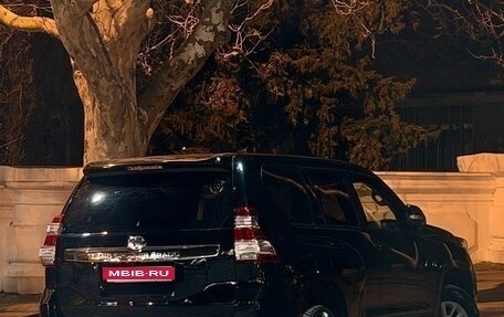 Toyota Land Cruiser Prado 150 рестайлинг 2, 2015 год, 4 050 000 рублей, 1 фотография