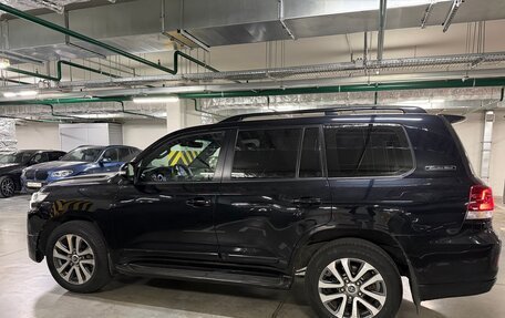 Toyota Land Cruiser 200, 2017 год, 5 700 000 рублей, 7 фотография