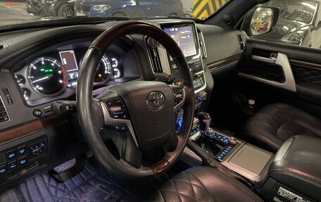 Toyota Land Cruiser 200, 2017 год, 5 700 000 рублей, 5 фотография