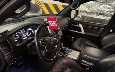 Toyota Land Cruiser 200, 2017 год, 5 700 000 рублей, 9 фотография