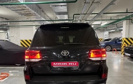 Toyota Land Cruiser 200, 2017 год, 5 700 000 рублей, 3 фотография