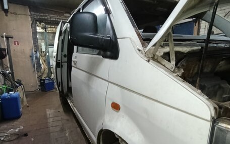 Volkswagen Transporter T5 рестайлинг, 2004 год, 300 000 рублей, 6 фотография
