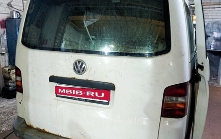 Volkswagen Transporter T5 рестайлинг, 2004 год, 300 000 рублей, 2 фотография