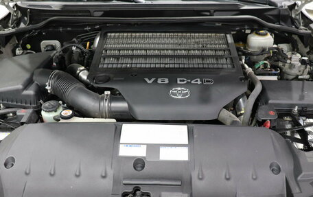 Toyota Land Cruiser 200, 2017 год, 7 950 000 рублей, 9 фотография