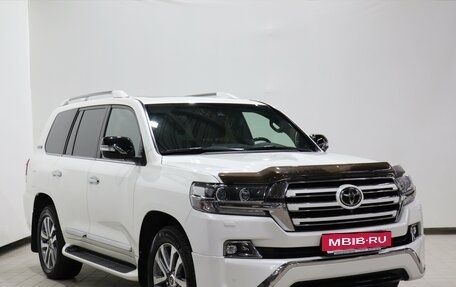 Toyota Land Cruiser 200, 2017 год, 7 950 000 рублей, 3 фотография