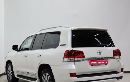 Toyota Land Cruiser 200, 2017 год, 7 950 000 рублей, 7 фотография