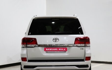 Toyota Land Cruiser 200, 2017 год, 7 950 000 рублей, 6 фотография