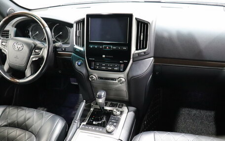Toyota Land Cruiser 200, 2017 год, 7 950 000 рублей, 14 фотография