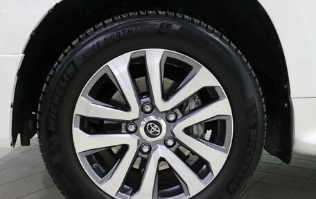 Toyota Land Cruiser 200, 2017 год, 7 950 000 рублей, 12 фотография