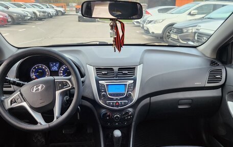 Hyundai Solaris II рестайлинг, 2011 год, 405 000 рублей, 4 фотография