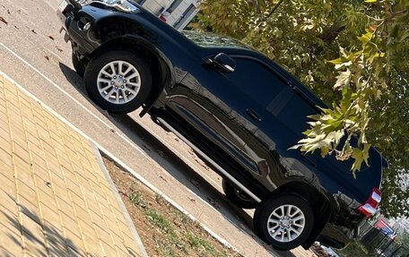 Toyota Land Cruiser Prado 150 рестайлинг 2, 2015 год, 4 050 000 рублей, 5 фотография