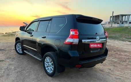 Toyota Land Cruiser Prado 150 рестайлинг 2, 2015 год, 4 050 000 рублей, 12 фотография