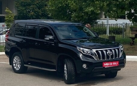 Toyota Land Cruiser Prado 150 рестайлинг 2, 2015 год, 4 050 000 рублей, 6 фотография
