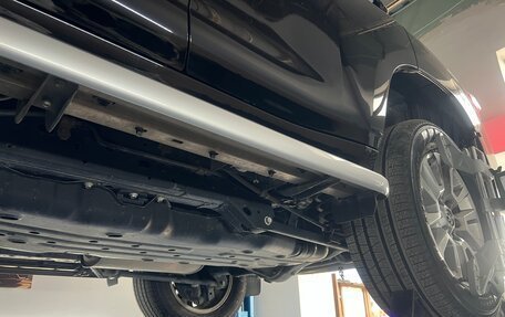 Toyota Land Cruiser Prado 150 рестайлинг 2, 2015 год, 4 050 000 рублей, 33 фотография