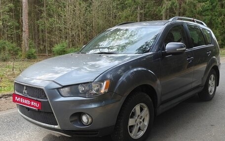 Mitsubishi Outlander III рестайлинг 3, 2010 год, 980 000 рублей, 2 фотография