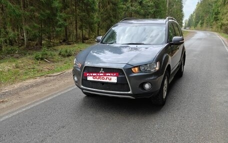 Mitsubishi Outlander III рестайлинг 3, 2010 год, 980 000 рублей, 4 фотография