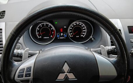 Mitsubishi Outlander III рестайлинг 3, 2010 год, 980 000 рублей, 10 фотография