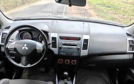 Mitsubishi Outlander III рестайлинг 3, 2010 год, 980 000 рублей, 9 фотография