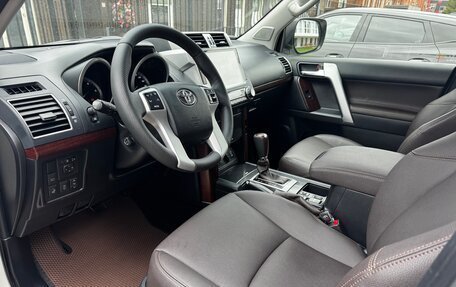 Toyota Land Cruiser Prado 150 рестайлинг 2, 2016 год, 3 950 000 рублей, 5 фотография