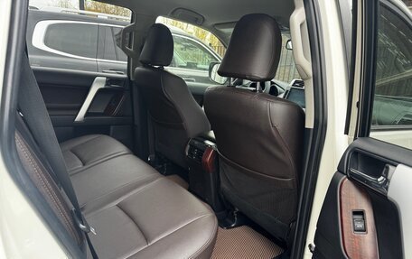 Toyota Land Cruiser Prado 150 рестайлинг 2, 2016 год, 3 950 000 рублей, 15 фотография