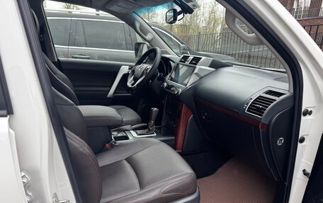Toyota Land Cruiser Prado 150 рестайлинг 2, 2016 год, 3 950 000 рублей, 14 фотография