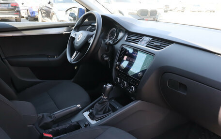 Skoda Octavia, 2018 год, 1 840 000 рублей, 9 фотография