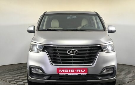 Hyundai H-1 II рестайлинг, 2018 год, 2 550 000 рублей, 2 фотография