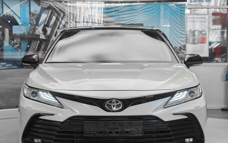 Toyota Camry, 2021 год, 3 195 000 рублей, 2 фотография