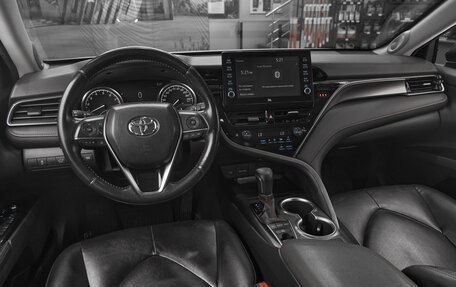 Toyota Camry, 2021 год, 3 195 000 рублей, 8 фотография