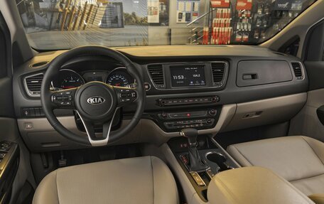 KIA Carnival III, 2018 год, 2 549 000 рублей, 7 фотография