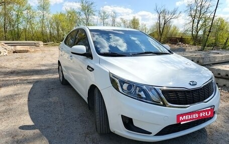 KIA Rio III рестайлинг, 2013 год, 1 100 000 рублей, 2 фотография
