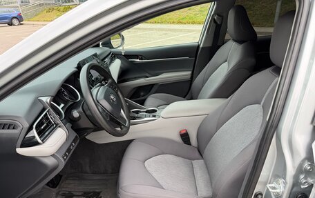 Toyota Camry, 2020 год, 2 400 000 рублей, 10 фотография