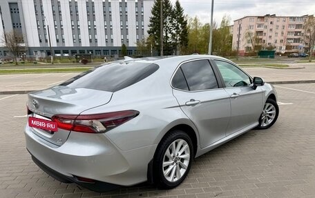 Toyota Camry, 2020 год, 2 400 000 рублей, 4 фотография